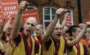 十四世达赖谤佛毁经 坑害众生