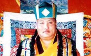 噶玛噶举绿宝冠杰仲法王礼赞恭贺南无第三世多杰羌佛