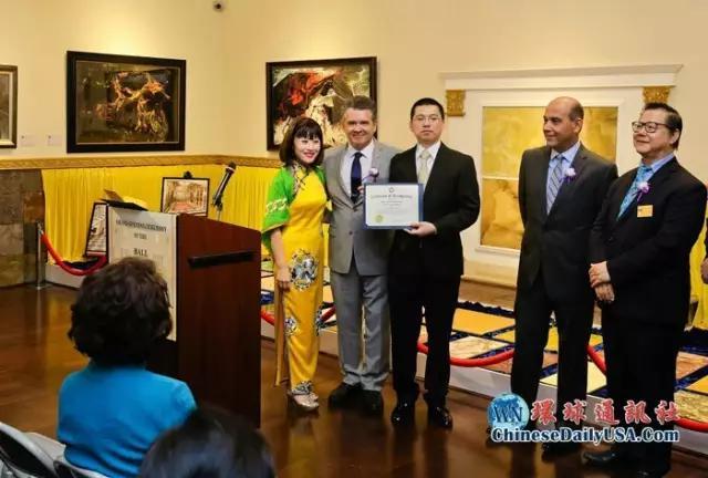 「名画家鱼展厅」亮相洛杉矶 填补北美水墨画展空白 第11张