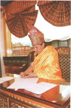 俊麦白玛多杰仁波且礼赞恭贺南无第三世多杰羌佛图片 第1张 俊麦白玛多杰仁波且礼赞恭贺南无第三世多杰羌佛 第1张