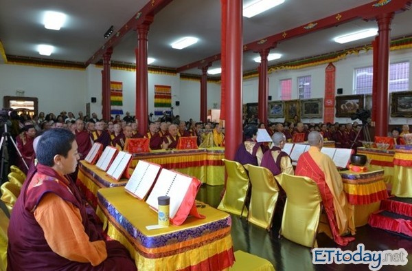 华藏寺举办千手观音大坛法会 天降甘露加持 第2张