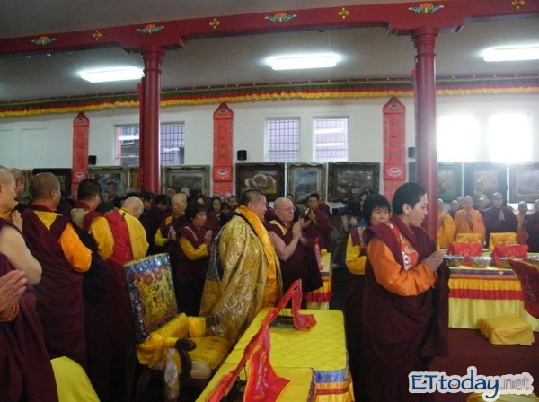 华藏寺举办千手观音大坛法会 天降甘露加持 第1张