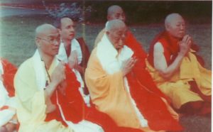 圣僧高人为什么礼拜年轻人