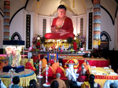 是佛陀为华藏寺开光沐浴，这仅仅是看见佛光吗？ 第1张